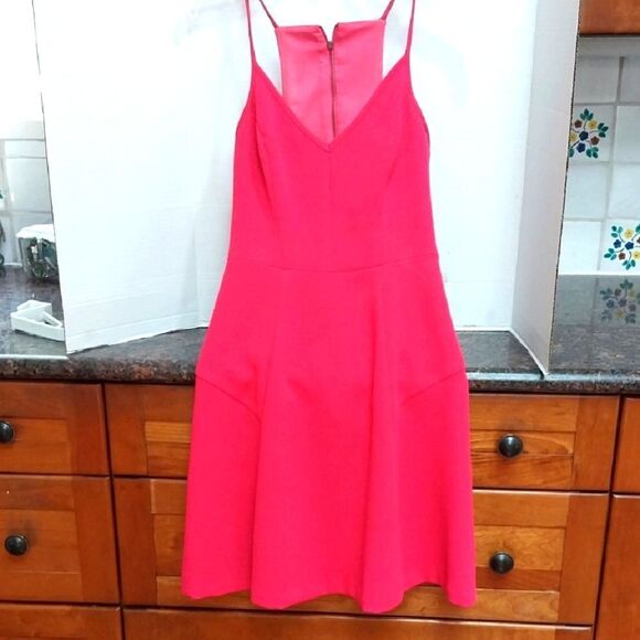 Trina Turk Pink Mini Dress Vibrant Chic Design - Picture 1 of 8